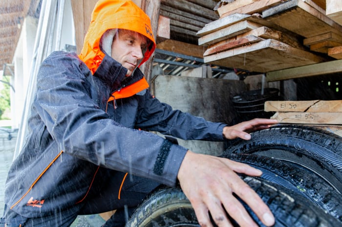 Jacheta cu gluga Helly Hansen Chelsea Evolution Shell